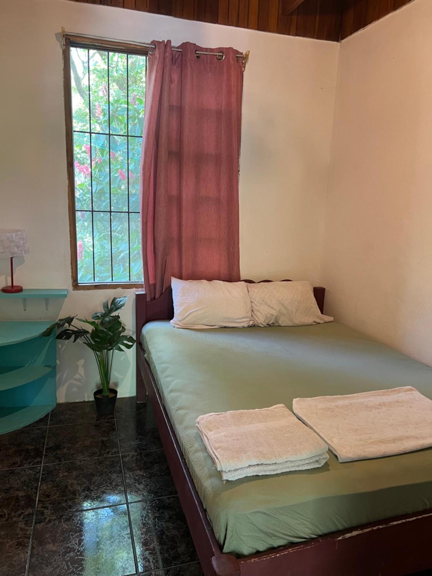 Woodstock Hostel *